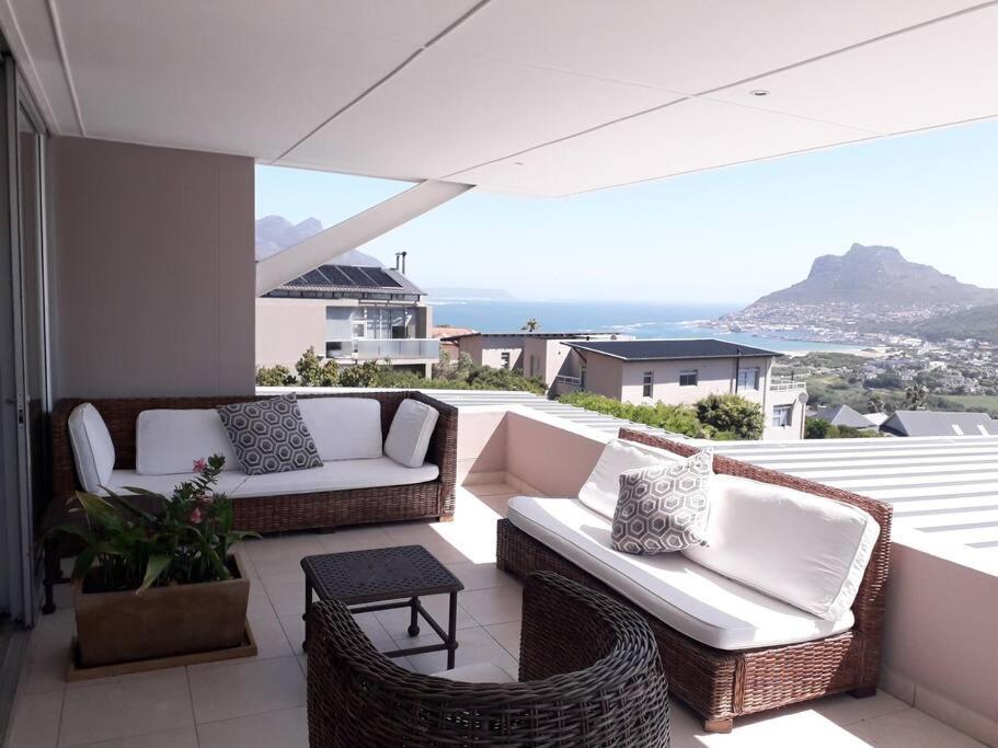 Villa Luxury 12 Bed Villa, Amazing Views, Solar Power