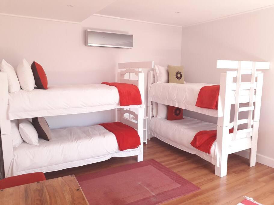 Luxury 12 Bed Villa, Amazing Views, Solar Power Villa *